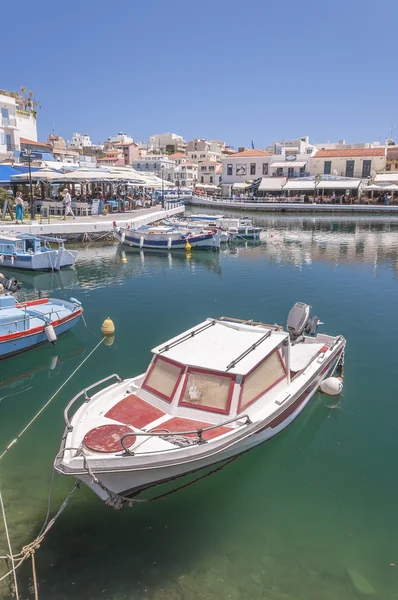 Barco Ágios Nikolaos na Lagoa — Fotografia de Stock