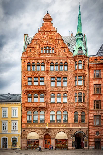 マルモ スウェーデン 2020年8月21日 確かにスウェーデンではないにしてもマルモで最も古い薬局を描いた通りのシーン — ストック写真