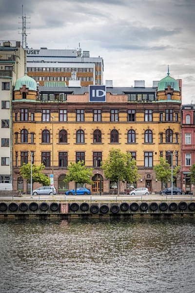 マルモ スウェーデン 2020年8月21日 都市運河を結ぶ多くの古い建物の1つ — ストック写真