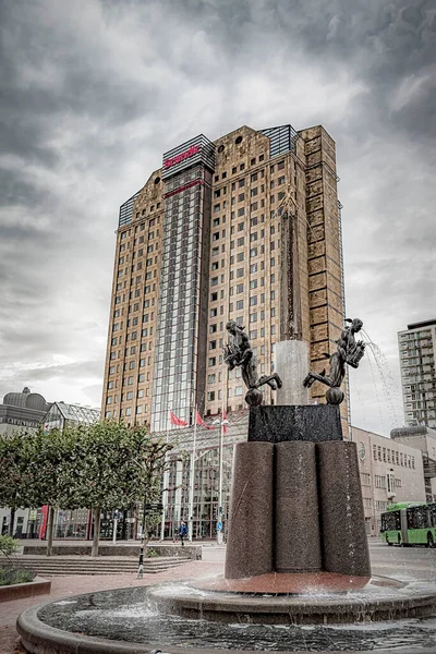 Malmo Schweden August 2020 Ein Reich Verzierter Brunnen Vor Dem — Stockfoto