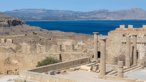 Některé Zříceniny Akropoli Lindos Řeckém Ostrově Rhodos — Stock fotografie