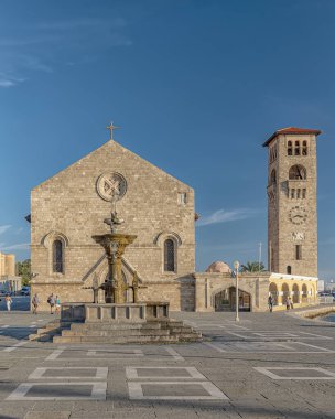 RHODES TOWN, GREECE - 05 Ekim 2018: Bakire Meryem Anonsları Kilisesi Rodos şehrinin en ünlü kilisesidir..