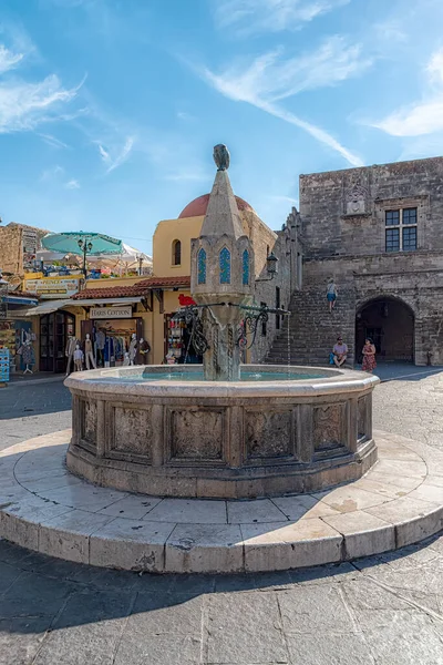 Rhodes Grèce Octobre 2018 Fontaine Qui Orne Place Des Hippocrates — Photo