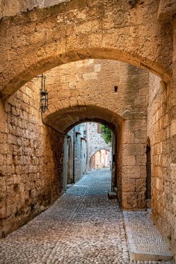 Şövalyelerin sokağı, Rodos 'un Ortaçağ' daki en önemli şehirlerinden biridir..