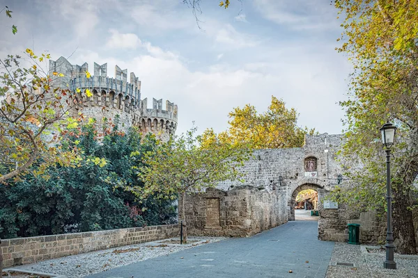 Una Vista Fondo Antigua Muralla Ciudad Casco Antiguo Rodas Grecia —  Fotos de Stock