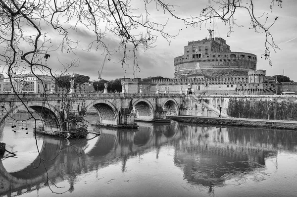 Roma Castel Sant Angelo blanco y negro — Foto de Stock