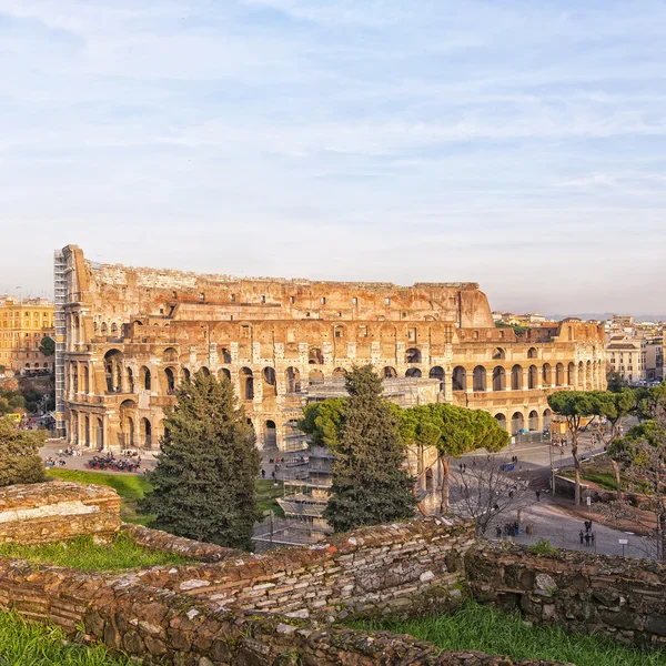 Rome Colosseum van Forum ruïnes — Stockfoto