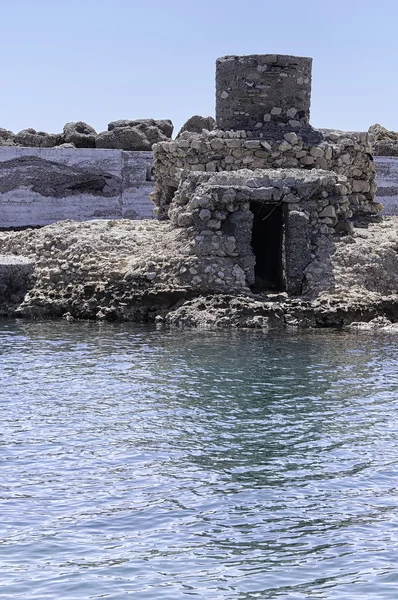Остатки башни в форте Калес в Лерапетре — стоковое фото