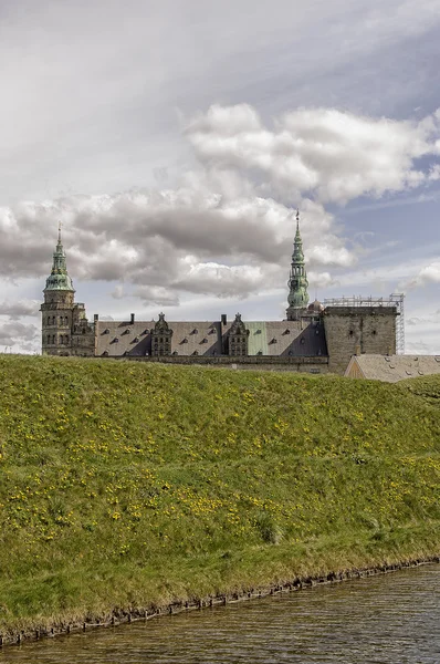 Kasteel Kronborg Kasteel gracht Mound — Stockfoto