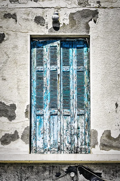 Gammal blå dörr — Stockfoto