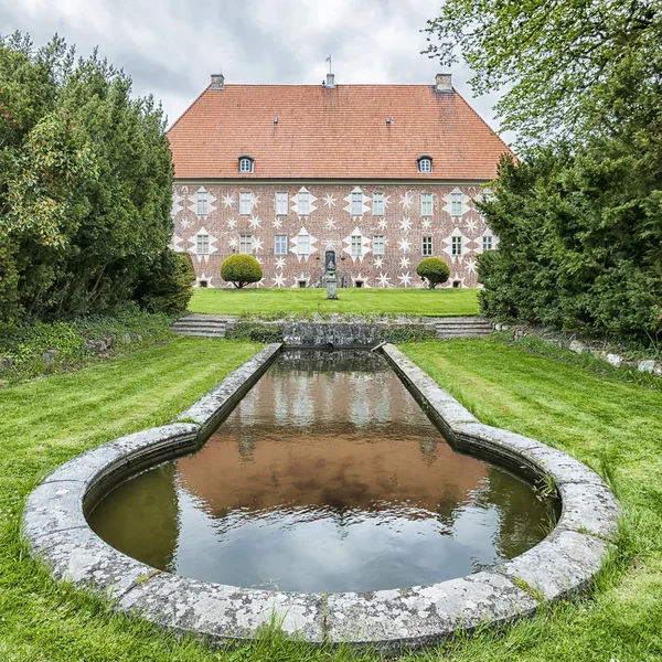 Krapperup Castle and Pond — Stock Photo, Image