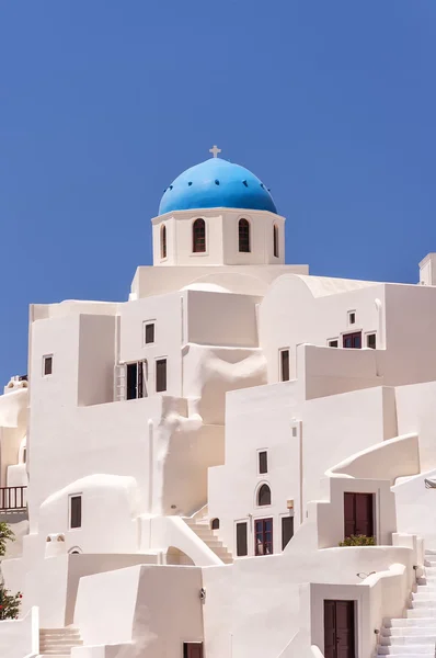 Santorini Oia Church and apartments — Stockfoto