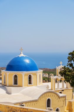 Fira kilise sarı ve mavi