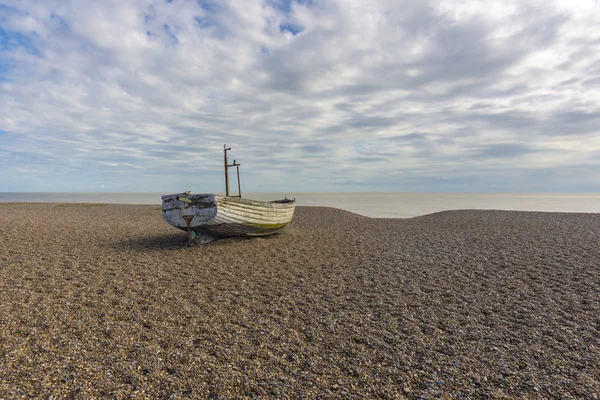 Fishing boat on the beach — Stock Photo, Image