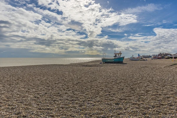 Fishing boat on beach — Stock Photo, Image