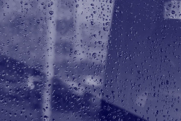 Szkła pokryte krople deszczu — Zdjęcie stockowe