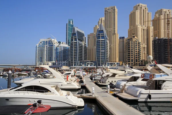 Yachthafenviertel in Dubai — Stockfoto