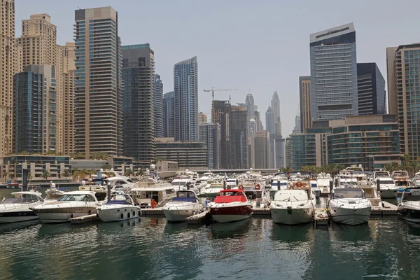 Stadsdelen Marina i Dubai på morgonen — Stockfoto
