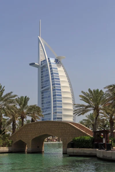 DUBAI, Emiratos Árabes Unidos - 14 de mayo de 2016: Burj Al Arab — Foto de Stock