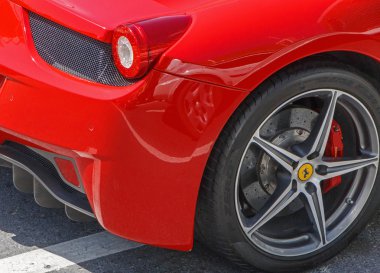 Dubai, Birleşik Arap Emirlikleri - 15 Mayıs 2016: Ferrari 458 Italia yakın çekim
