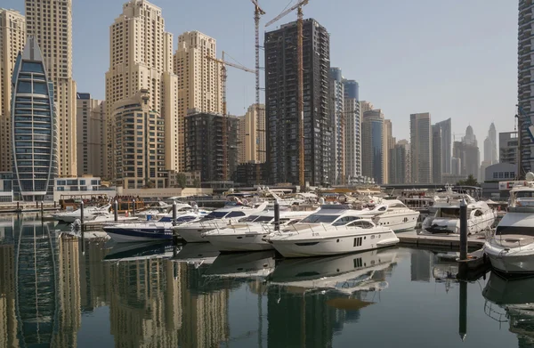 Dubai, uae - 11. Mai 2016: Schnellboote im Yachtclub — Stockfoto