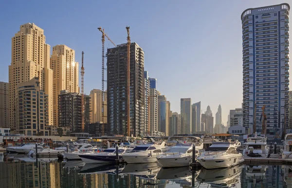 Yachthafenviertel in Dubai — Stockfoto