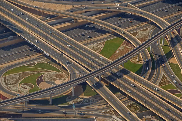 Dubai, Förenade Arabemiraten - 20 maj 2016: syn på transporter viadukt — Stockfoto