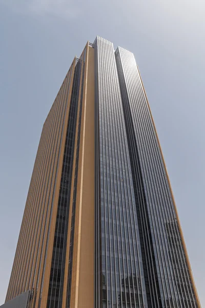 DUBAI, Emirados Árabes Unidos - 11 de maio de 2016: torre em Dubai Marina — Fotografia de Stock