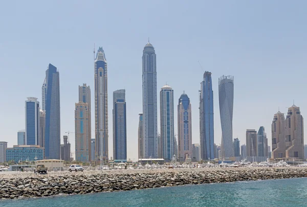 DUBAI, Emiratos Árabes Unidos - 15 de mayo de 2016: Paisaje urbano de Dubai Marina — Foto de Stock