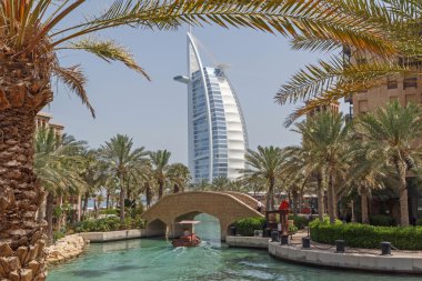 Dubai, Birleşik Arap Emirlikleri - 14 Mayıs 2016: Burj Al Arab otel görünüm