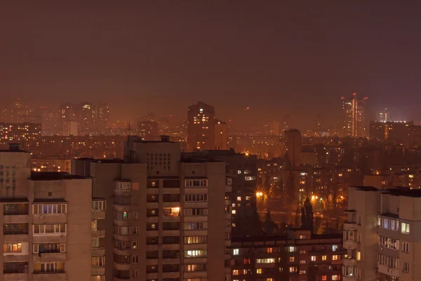Dzielnicy w Kijowie w nocy — Zdjęcie stockowe