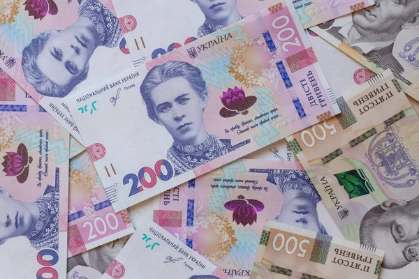 Close Ukrainian Cash One Hundred Five Hundred Hrivna Banknotes — Stock Photo, Image