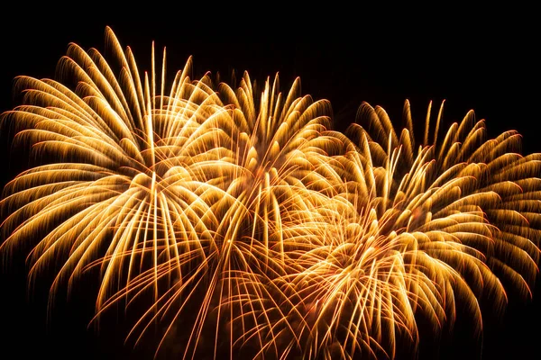 Vue Sur Des Feux Artifice Jaune Vif Dans Ciel Nocturne — Photo