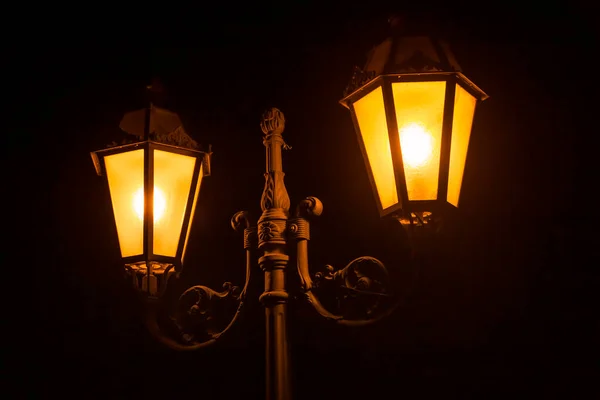 Fechar Luz Rua Acesa Noite — Fotografia de Stock