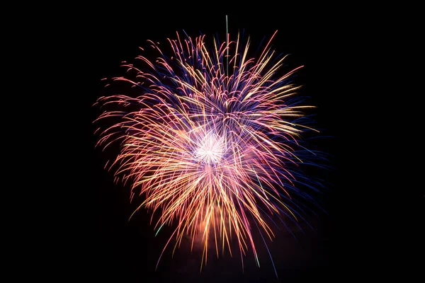 Vista Sobre Fuegos Artificiales Color Brillante Cielo Nocturno —  Fotos de Stock