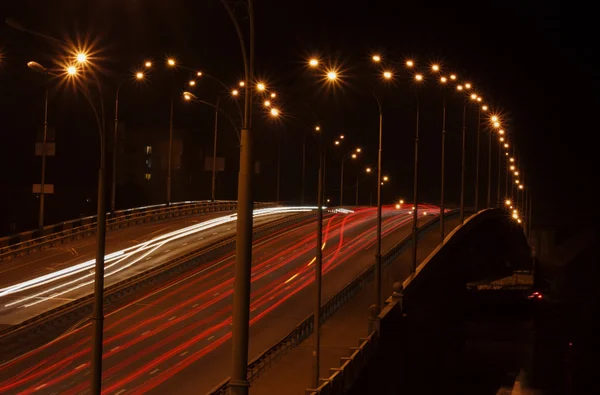 Brücke in Kyiv bei Nacht — Stockfoto