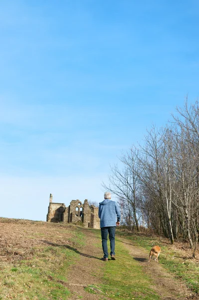 Walking at mount Gargan at Chapel Notre-Dame de bon secours — Stock Photo, Image