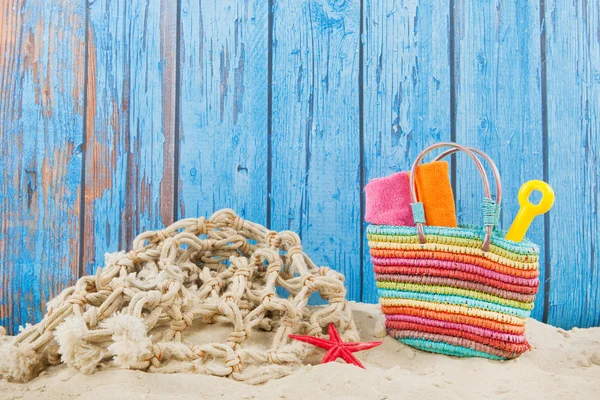 Strandtasche im Sand — Stockfoto