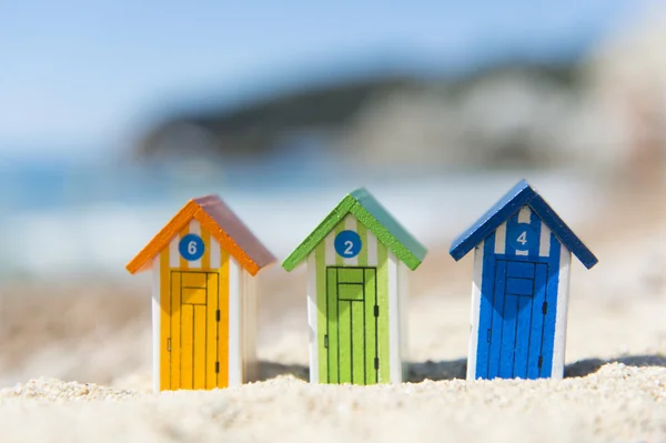 Cabanas de praia coloridas — Fotografia de Stock