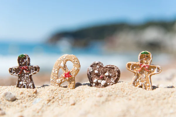 Christmas cookies på stranden — Stockfoto