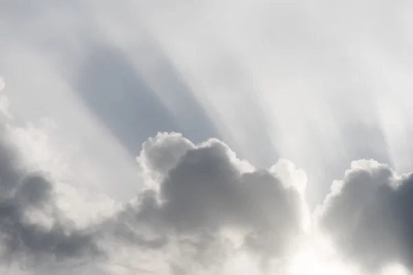 Straal van de zon en wolken — Stockfoto
