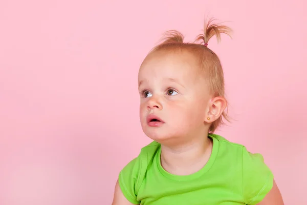 Kisgyermek lány rózsaszín — Stock Fotó