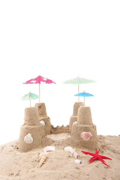 Zandkasteel aan het strand — Stockfoto