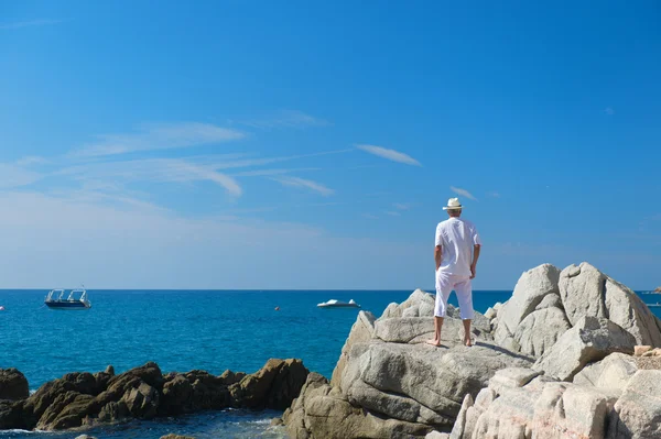 Hombre en la playa —  Fotos de Stock