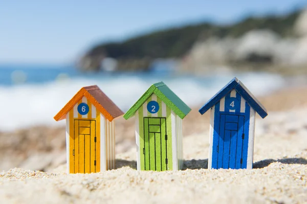 Kleurrijke strand hutten — Stockfoto