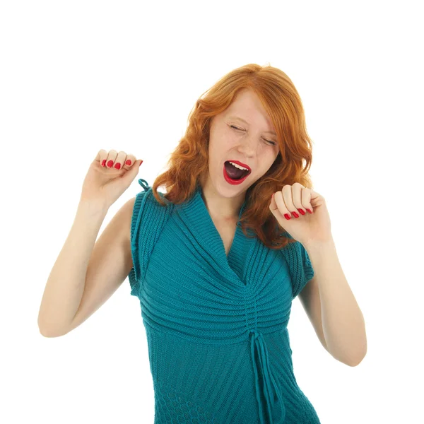 Retrato bostezando chica con el pelo rojo — Foto de Stock