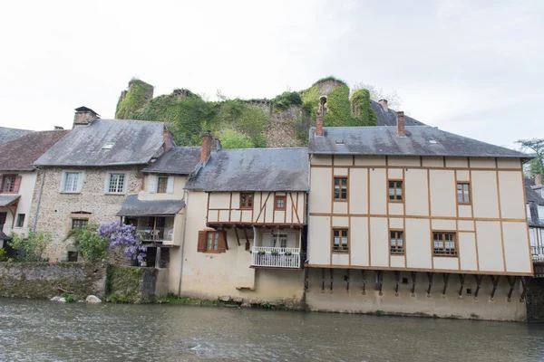 Meia-madeira casas em Segur-le-Chateau — Fotografia de Stock