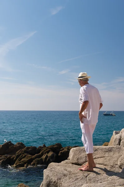 Homem na praia — Fotografia de Stock