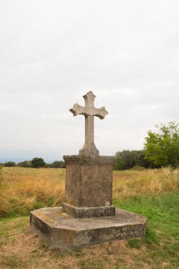 Çapraz şilde dini anıt