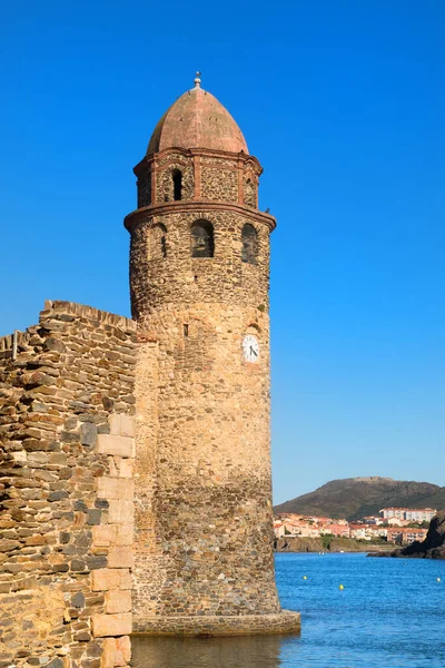 Πύργος Ορόσημο Collioure Στο Λιμάνι — Φωτογραφία Αρχείου